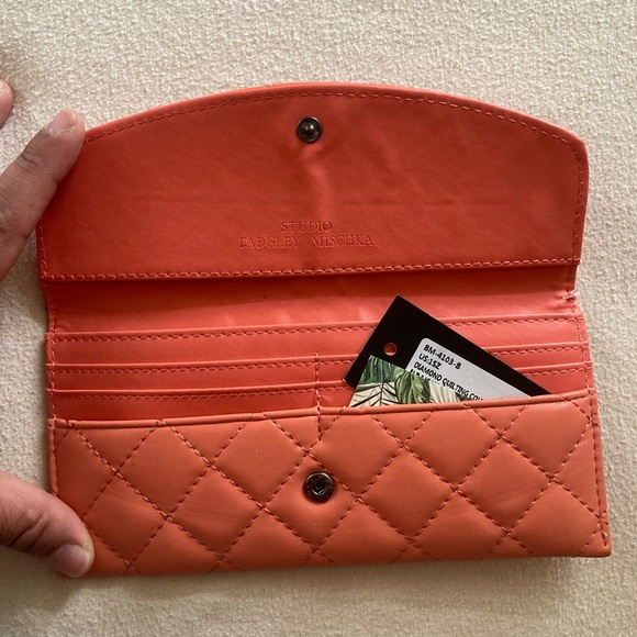 Badgley Mischka Coral Quilted Women's Wallet - Picture 7 of 9